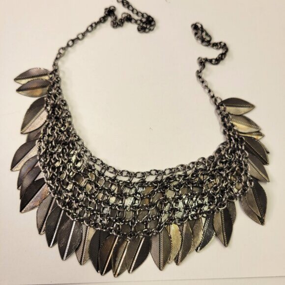 Gunmetal Leaf Dangling Clusters Choker Necklace - Picture 10 of 11